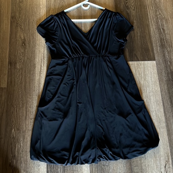 🌼FOR BUNDLE ONLY🌼Torrid V-neck Dress - Picture 5 of 15